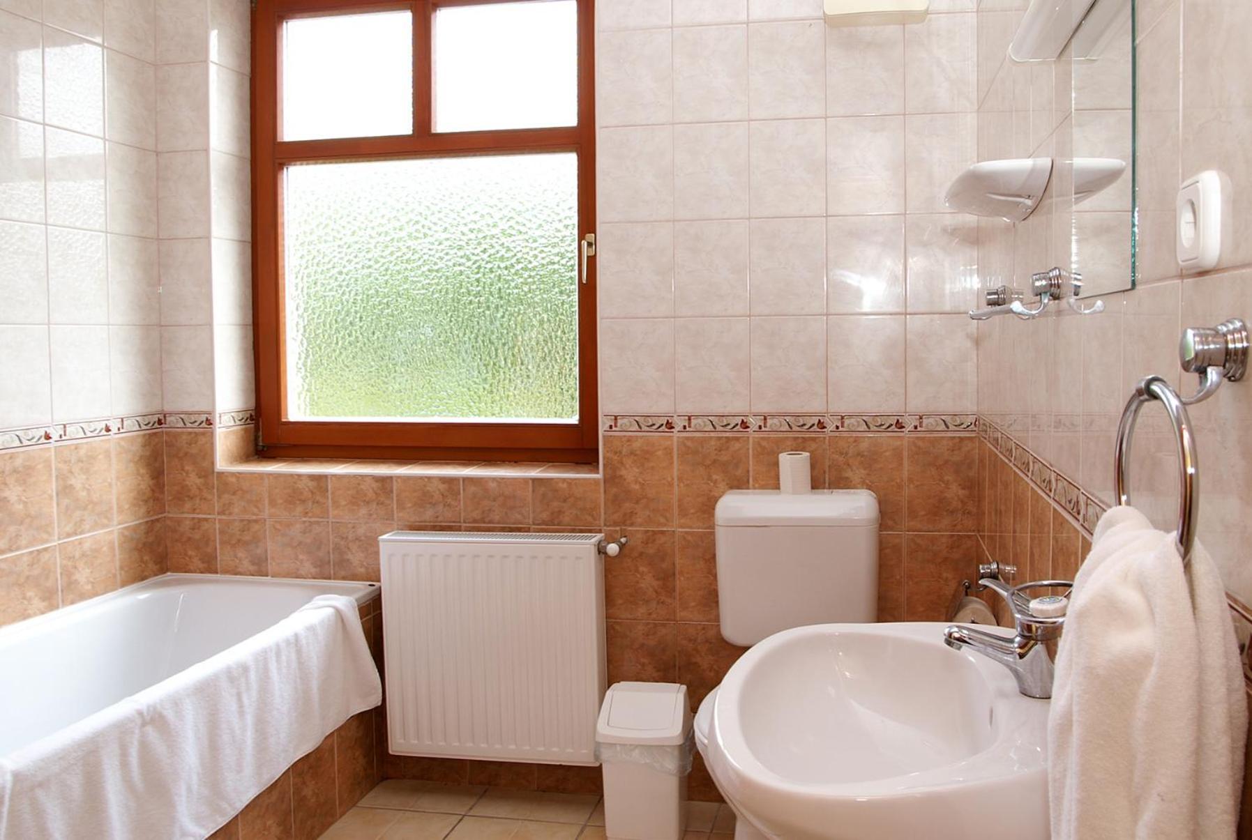 Pihenokereszt Panzio Bed & Breakfast Sopron Bagian luar foto